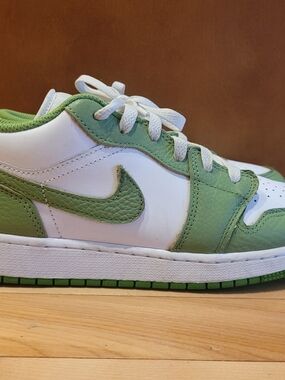 Nike Youth Air Jordan Low Sneakers in White/Chlorophyll